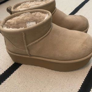 UGG classic ultra mini platform